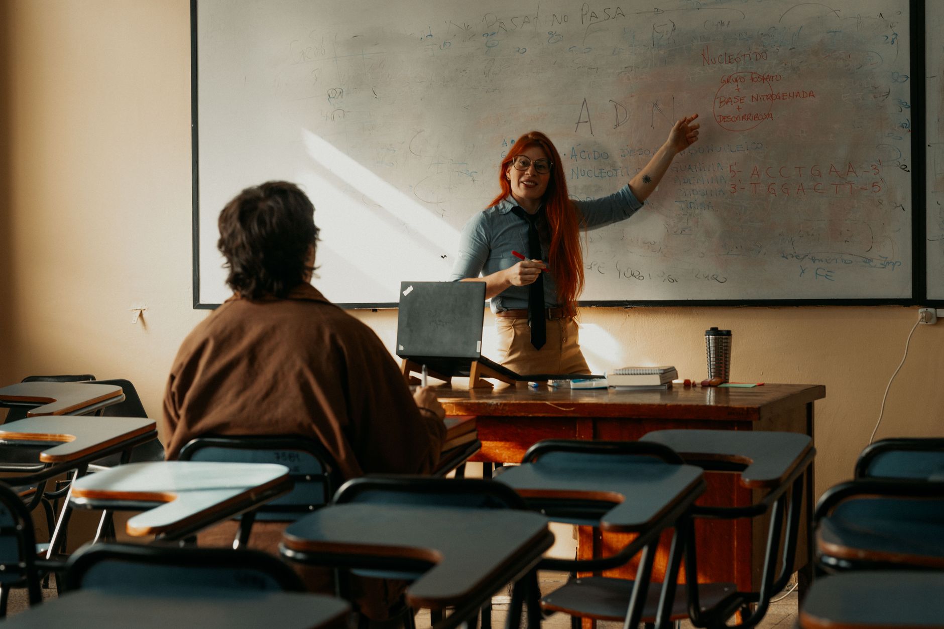 América Latina en la encrucijada: educación, diplomacia y economía bajo presión