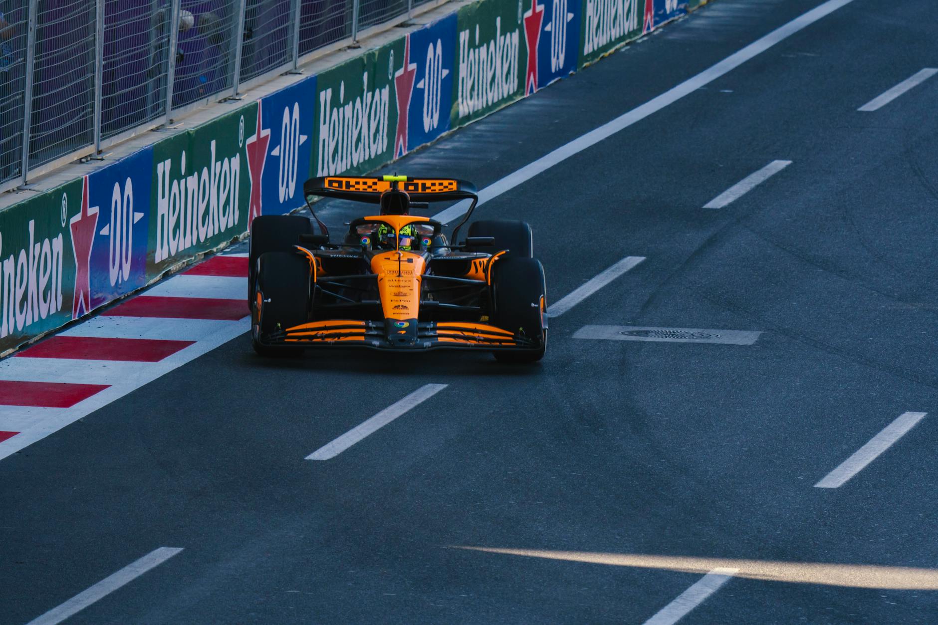 Antonelli derrota a Verstappen en Mónaco 2026 mientras Pérez firma su peor clasificación
