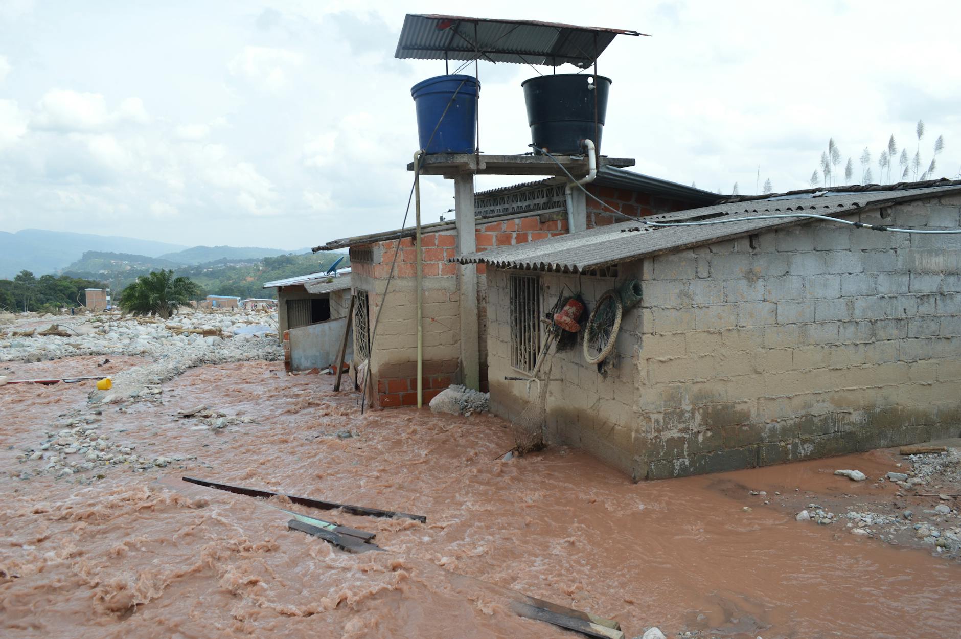 Crisis humanitaria asiática: 250,000 desplazados en una semana exponen vacíos del sistema internacional