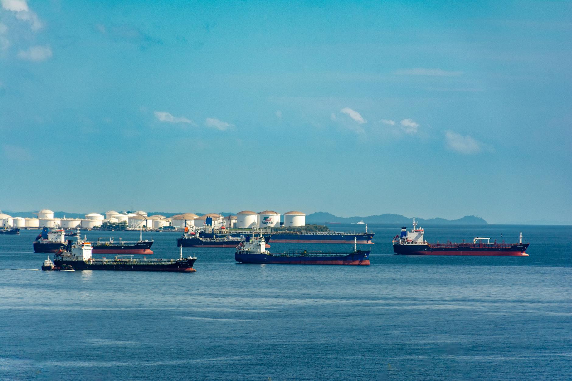 Guerra con Irán genera efecto dominó global: petróleo, oro y crisis en Kenia