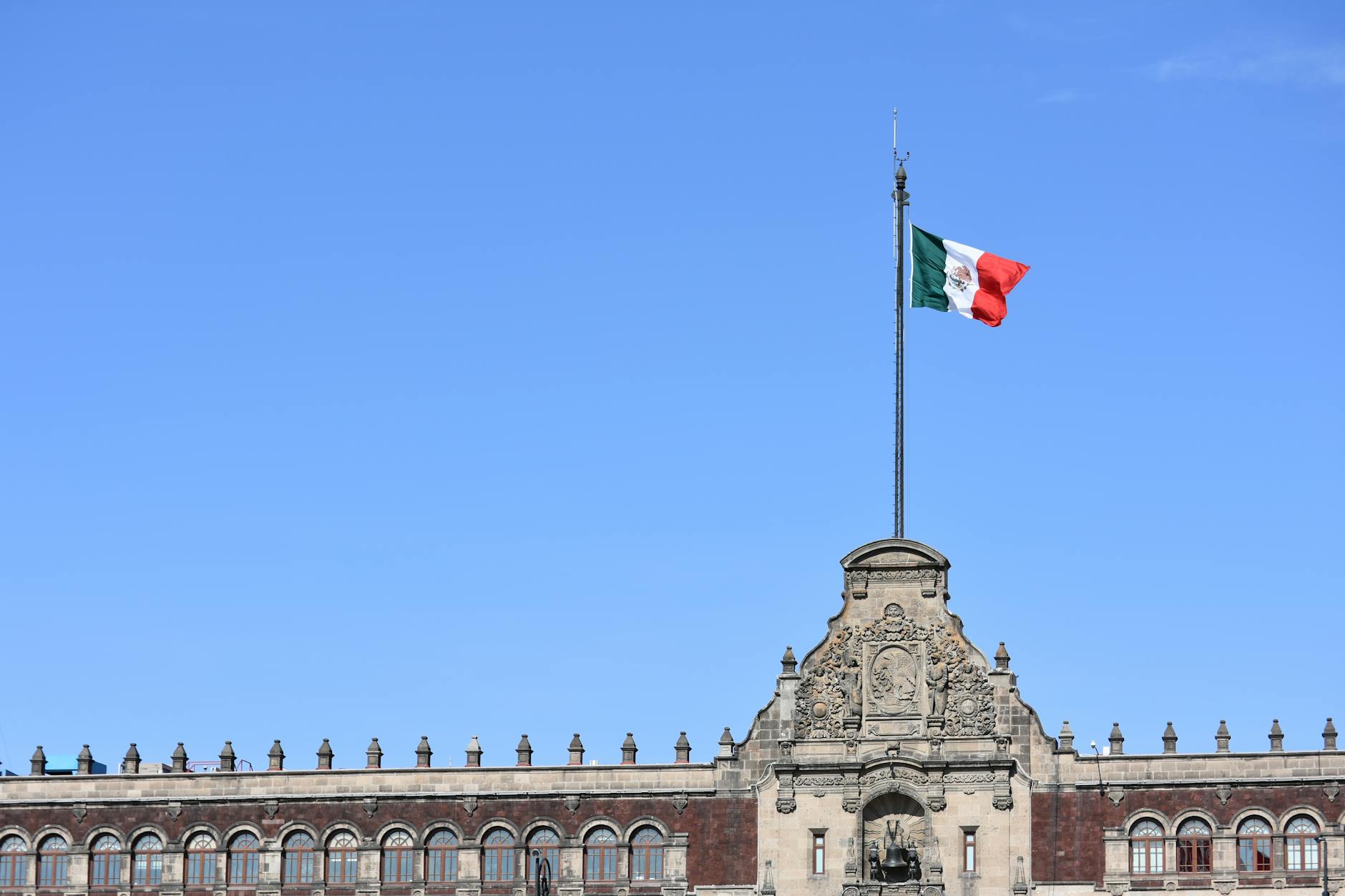 Inflación supera por sexto mes objetivo de Banxico: 4.59% anual