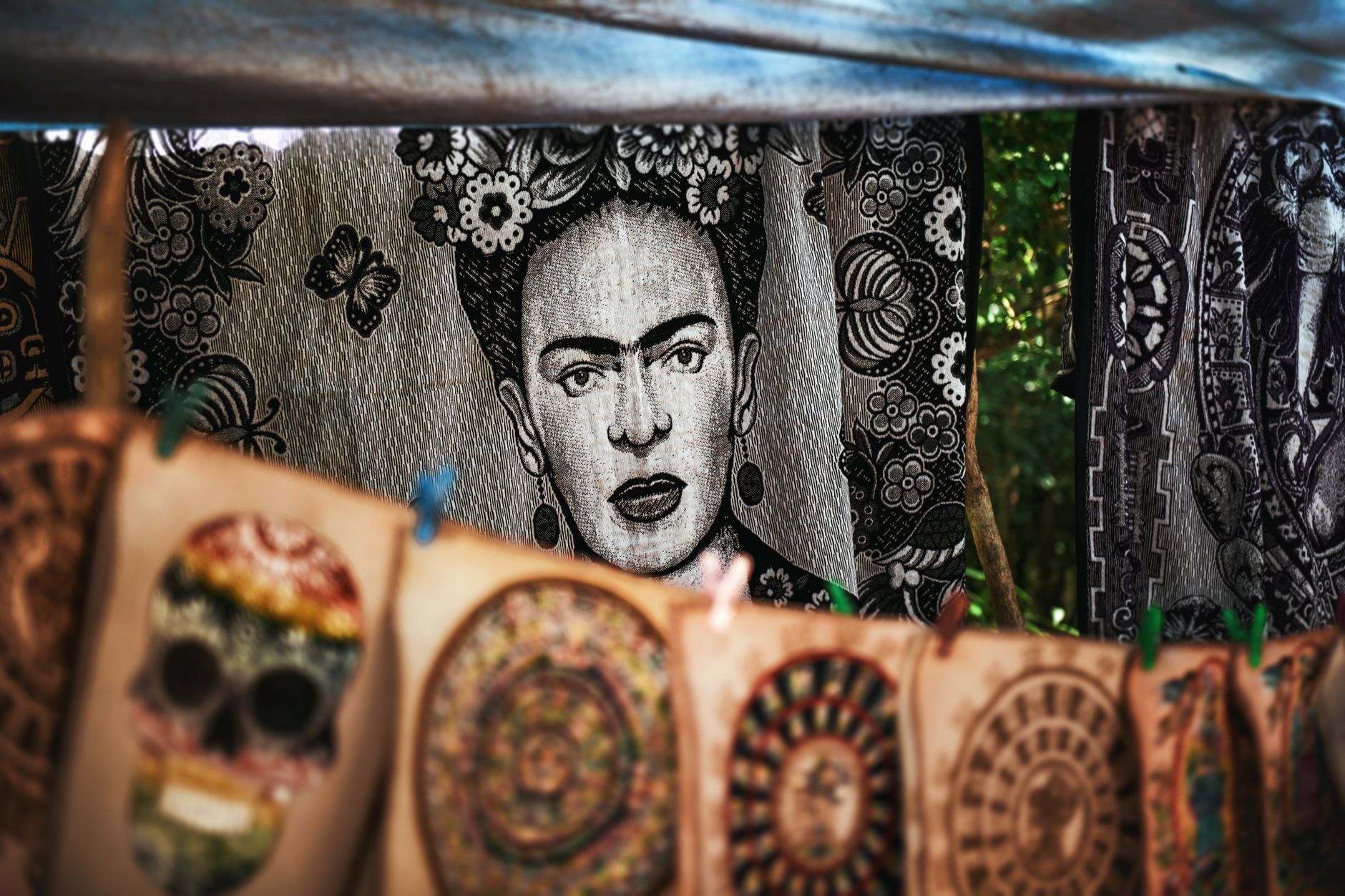 La paradoja cultural de México: expansión de eventos regionales mientras crece tensión por patrimonio de Frida Kahlo