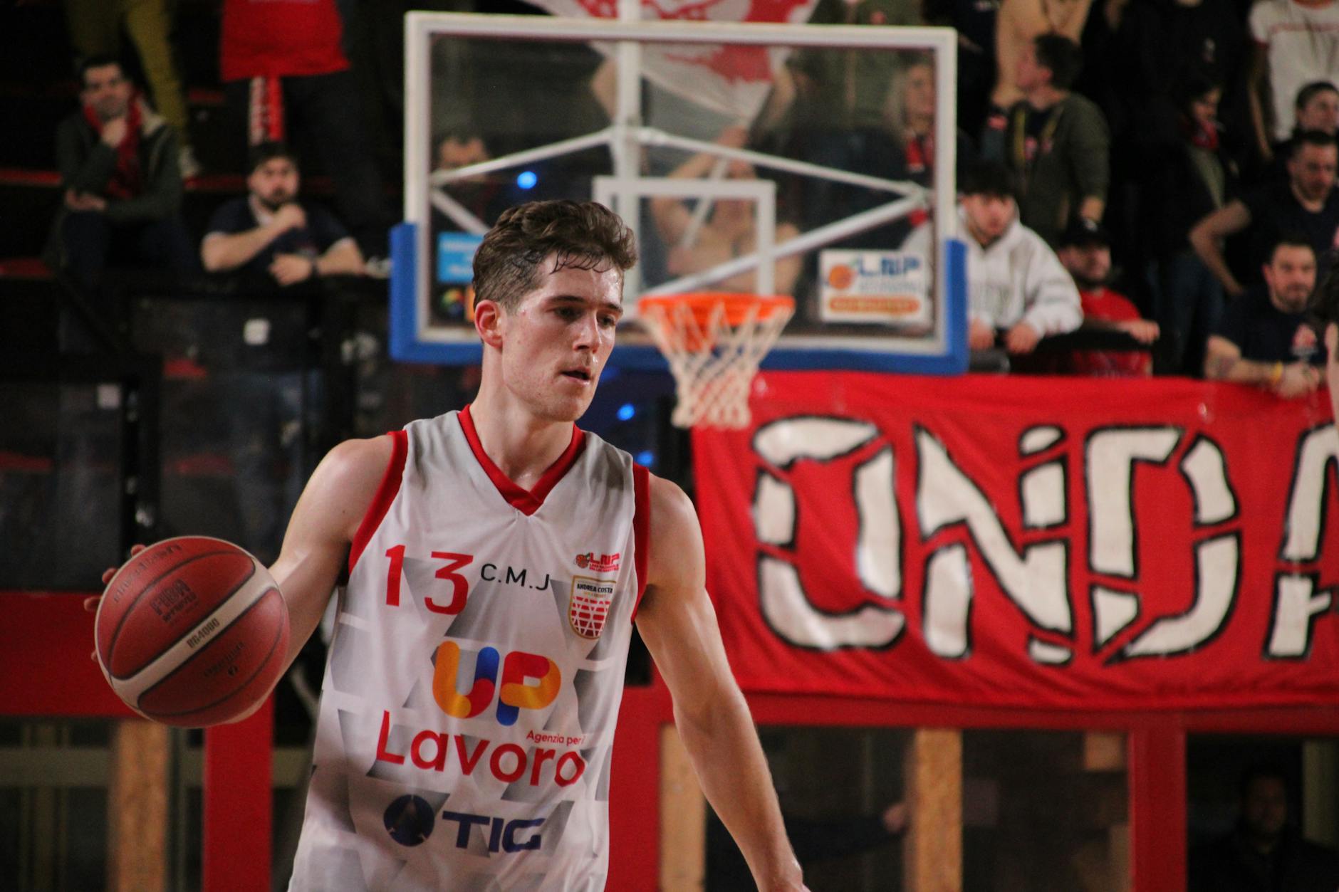 Luka Doncic suma 60 puntos mientras Liverpool empata ante Brighton