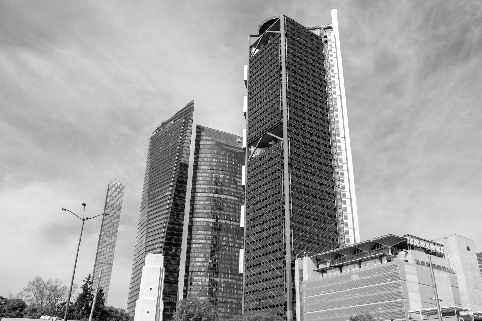 México ante encrucijada económica: FMI ve crecimiento pero exige reformas