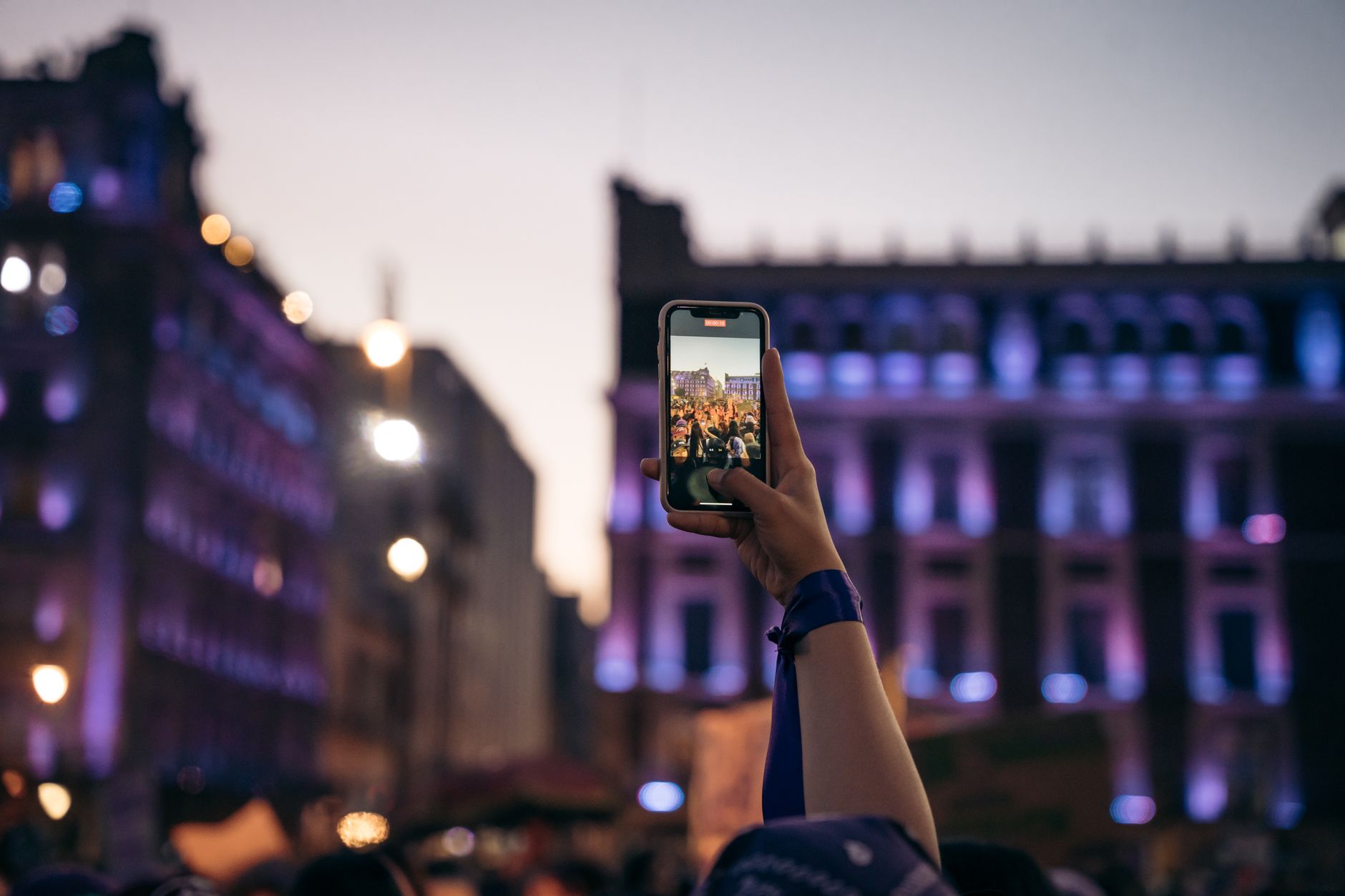 México móvil-primero: 97.3% accede a internet desde smartphone pero persiste un 22% sin conexión