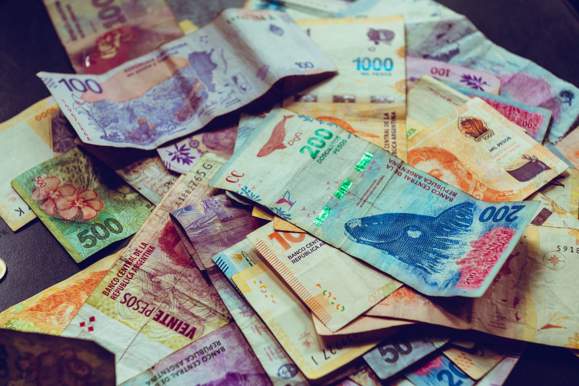 Peso mexicano: titulares contradictorios evidencian cobertura superficial del tipo de cambio